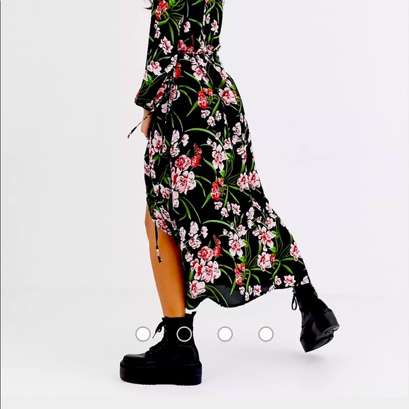 NWT ⭐️⭐️MISGUIDED⭐️⭐️ MULTI MIDI WRAP DRESS  SIZE 2 👗🛍💖💕 - Picture 5 of 10